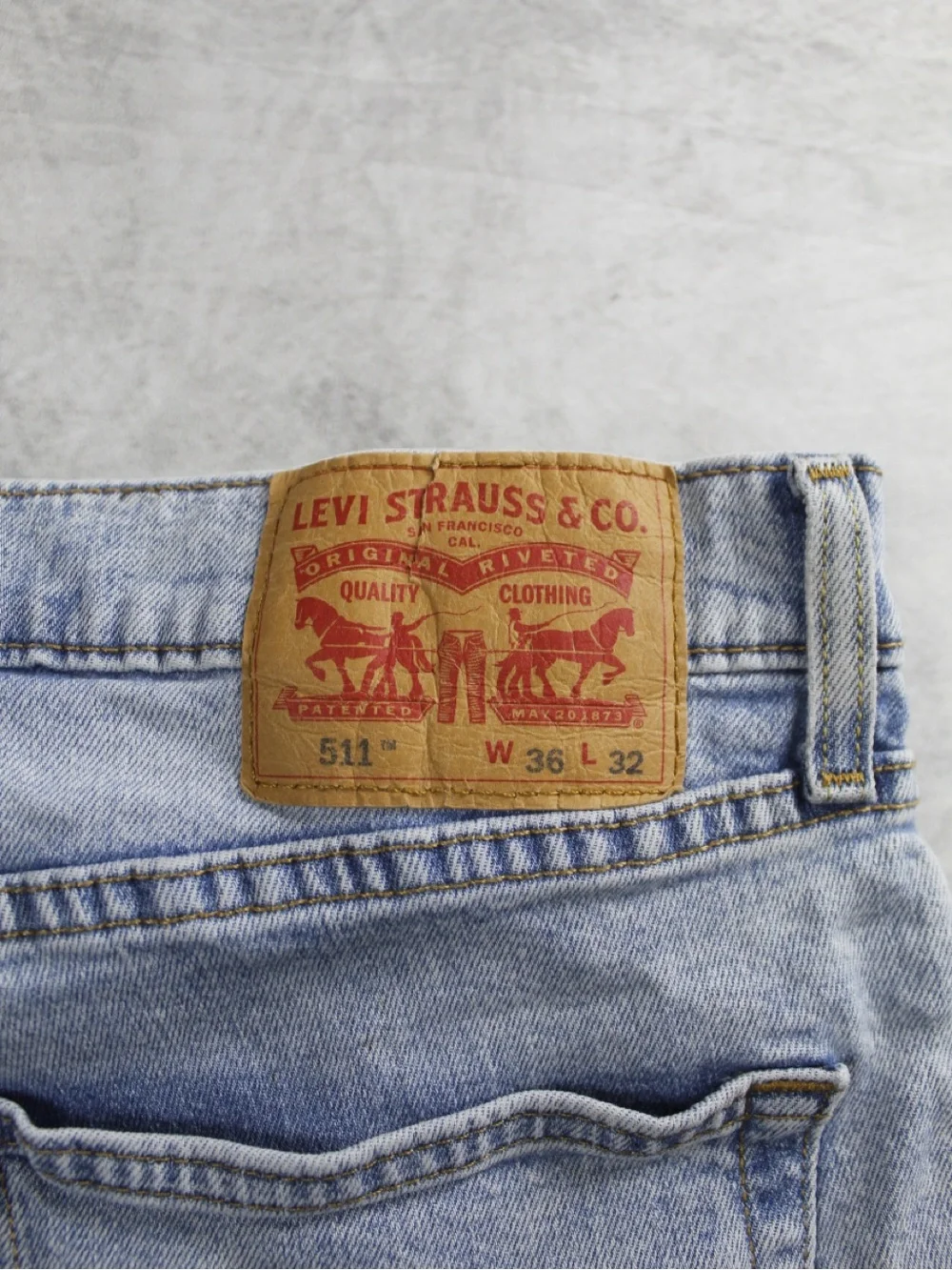 Levis 511 Slim Fit Jeans Mens 36x32 Light Wash Blue Denim WaterLess Casual
